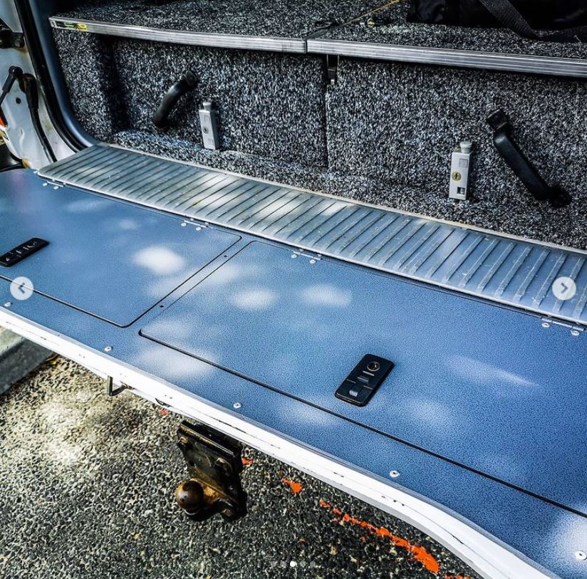 Toyota Land Cruiser 100/Lexus LX470 Tailgate Storage Lid - By Big Country 4x4