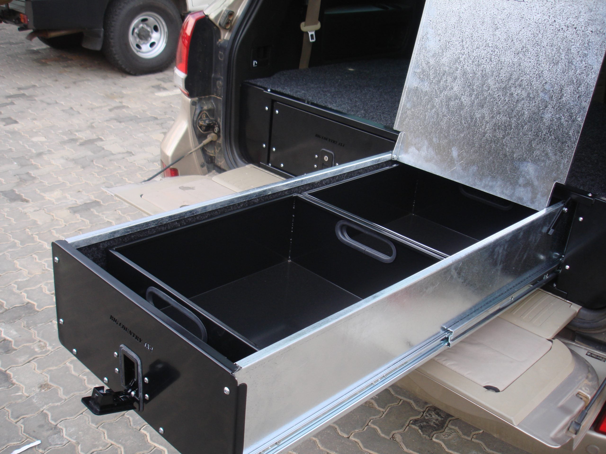 Toyota Land Cruiser 100/Lexus LX470 Drawer System - By Big Country