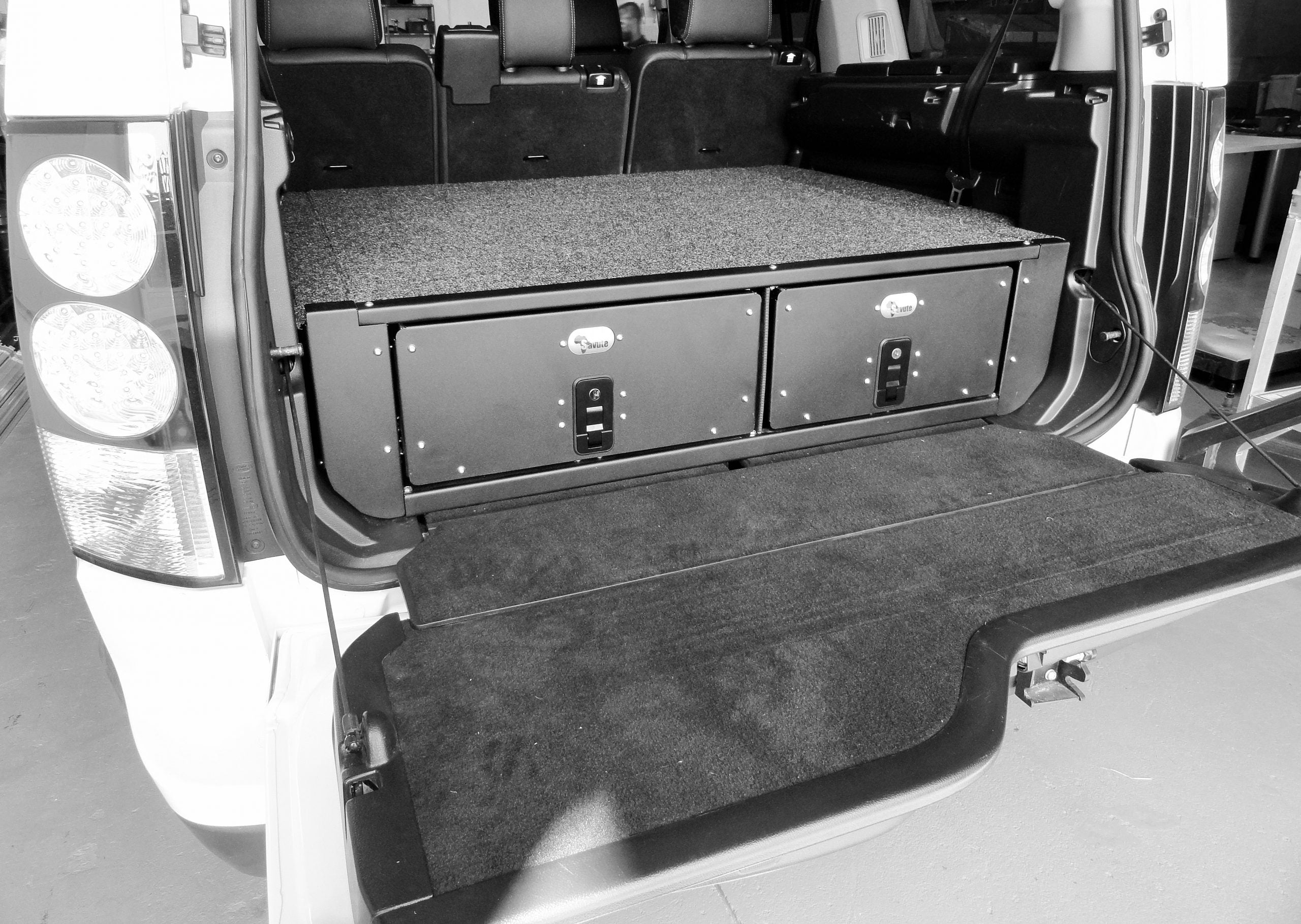 Range Rover Drawer Land Rover LR3 / LR4 Drawer System - By Big Country 4x4 – Rugged Bound ...